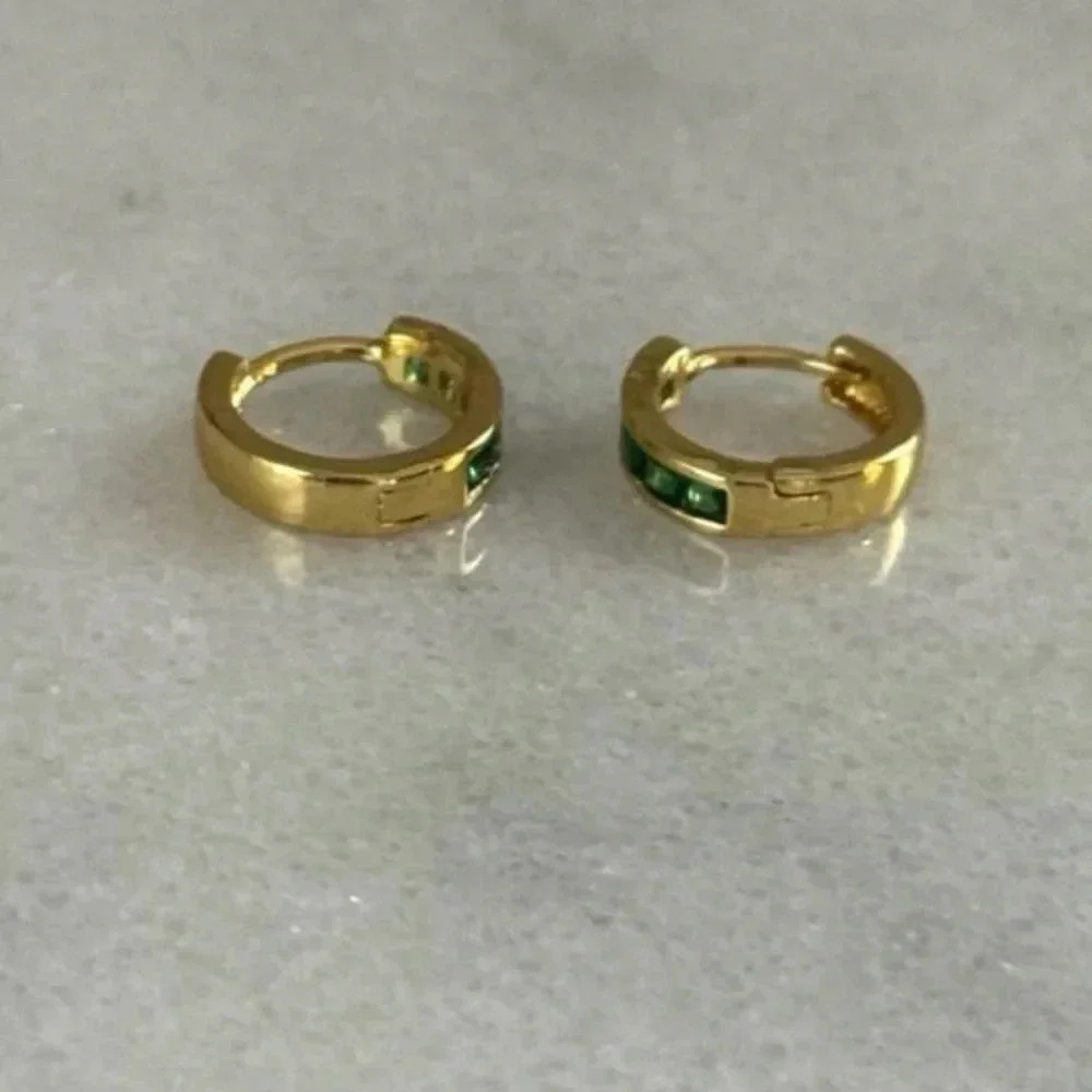 COPY - Gold Green Crystal Thick Small Huggie Hoop Earrings

 Brand New - Picture 3 of 4